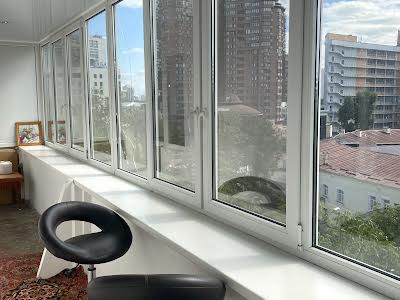 квартира за адресою Євгена Коновальця вул. (Щорса), 37