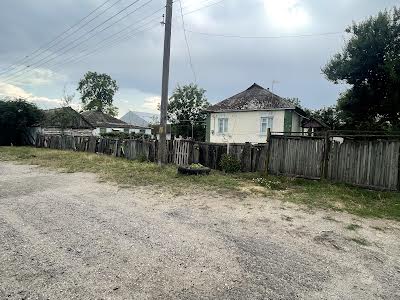 будинок за адресою с. Любарці, Новопетрівська