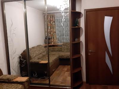 квартира за адресою житловий масив Тополя-3 вул., 8