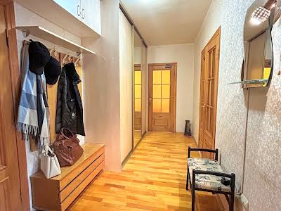 квартира за адресою Драгоманова вул., 17