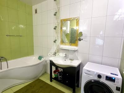 квартира за адресою Українська вул., 6А