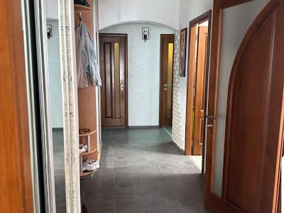 квартира по адресу Евгения Чикаленко ул., 75