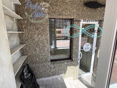 комерційна за адресою Щаслива вул., 11