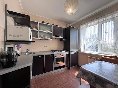 квартира по адресу Героев Днепра ул., 43