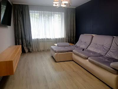 квартира за адресою Новорічна вул., 49