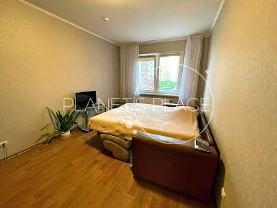 квартира за адресою Софії Русової вул., 3