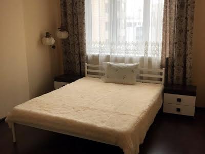 квартира за адресою Феодосійська вул., 1
