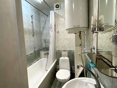 квартира за адресою Паркова вул., 76