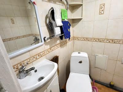 квартира за адресою Тролейбусна вул., 14