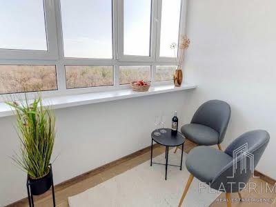 квартира за адресою Озерна вул., 27а