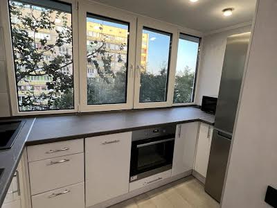 квартира за адресою Михайла Котельникова вул., 7