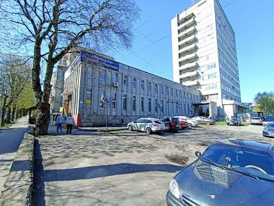 комерційна за адресою Героїв Майдану вул. (Театральна), 10