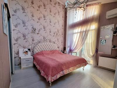 квартира за адресою Регенераторна вул., 4 к5