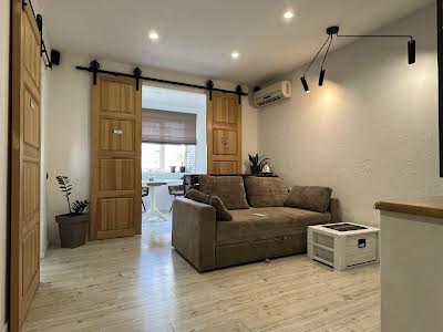 квартира за адресою Патріарха Мстислава Скрипника вул., 48-А