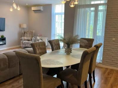 квартира за адресою Регенераторна вул., 4