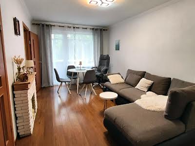 квартира за адресою Рятувальників вул., 25