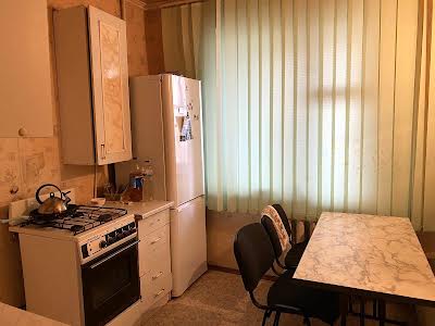 квартира за адресою Лазурна вул., 36