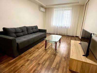 квартира за адресою Будівельників вул., 15А