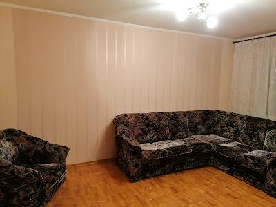 квартира за адресою Каштанова вул., 8-Б