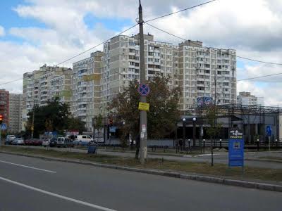 квартира по адресу Ревуцкого ул., 13