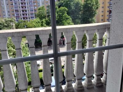 квартира за адресою Михайла Максимовича вул. (Онуфрія Трутенка), 28-Б