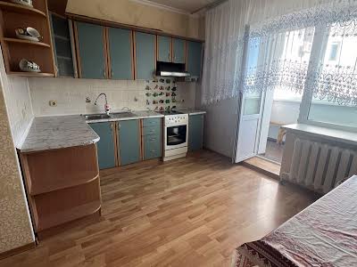 квартира за адресою Київ, Драгоманова вул., 31б