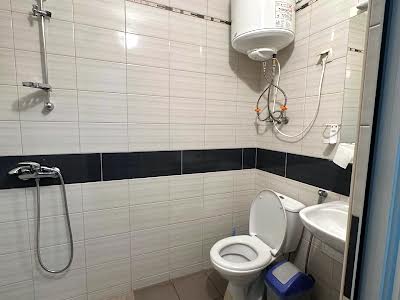 комерційна за адресою Сирецька вул., 32