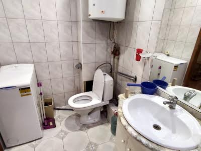 квартира за адресою Чарівна вул., 122