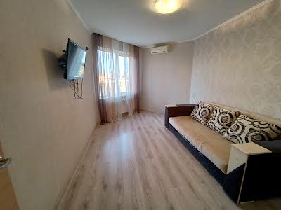 квартира за адресою Космонавтів вул., 23/1