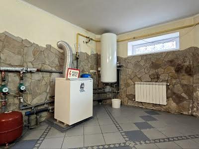 будинок за адресою с. Погреби, Новая, 11
