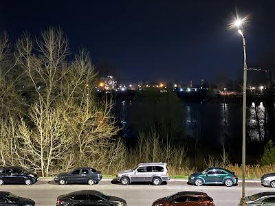 квартира за адресою Ревуцького вул., 54