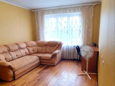 квартира за адресою Академіка Єфремова вул. (Командарма Уборевича), 21