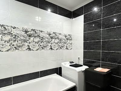 квартира за адресою Соборності вул. (Доценка), 13