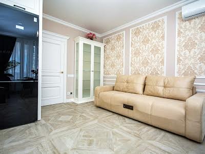 квартира за адресою Дніпровська набережна вул., 20-А