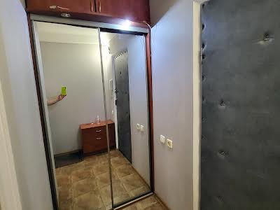 квартира за адресою Героїв полку 