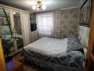 квартира за адресою Молодіжна вул., 15/1