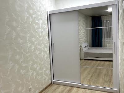 квартира по адресу Инглези ул. (25-ї Чапаєвської Дивізії), 13а
