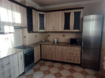 квартира за адресою Митрополита Андрея Шептицького вул. (Анатолія Луначарського), 10