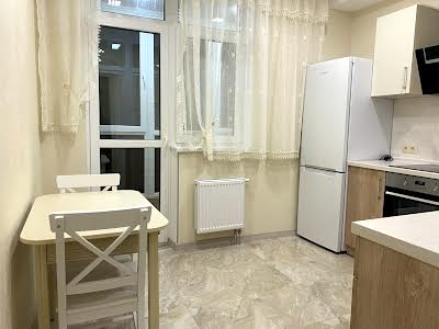 квартира за адресою Ревуцького вул., 40в