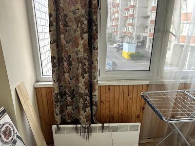 квартира за адресою Саперно-Слобідська вул., 8