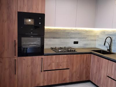 квартира за адресою Леся Курбаса вул., 10
