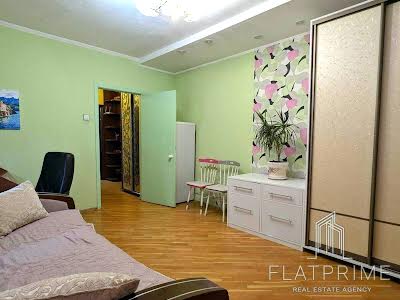квартира за адресою Рональда Рейгана вул., 10