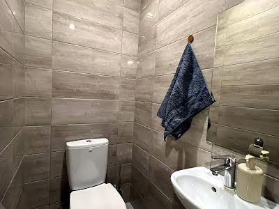 квартира за адресою Михайла Лушпи просп., 5