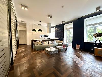 квартира за адресою Шота Руставелі вул., 36