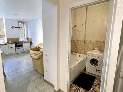 квартира за адресою Регенераторна вул., 4