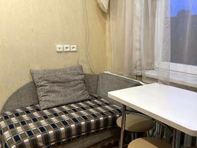 квартира по адресу Гвардейцев-Широнинцев ул., 38