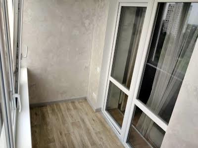 квартира за адресою Роганська вул., 130/3