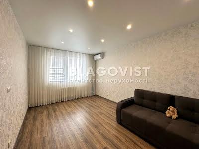квартира за адресою Ревуцького вул., 40г