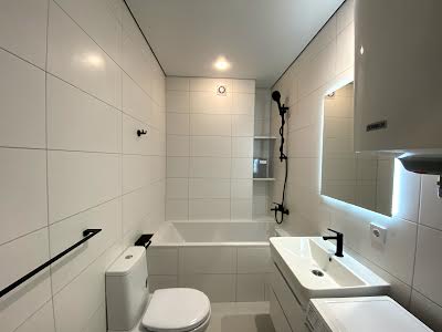 квартира за адресою Салютна вул., 2к16
