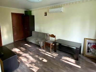 квартира за адресою Романа Ратушного вул. (Волгоградська), 29